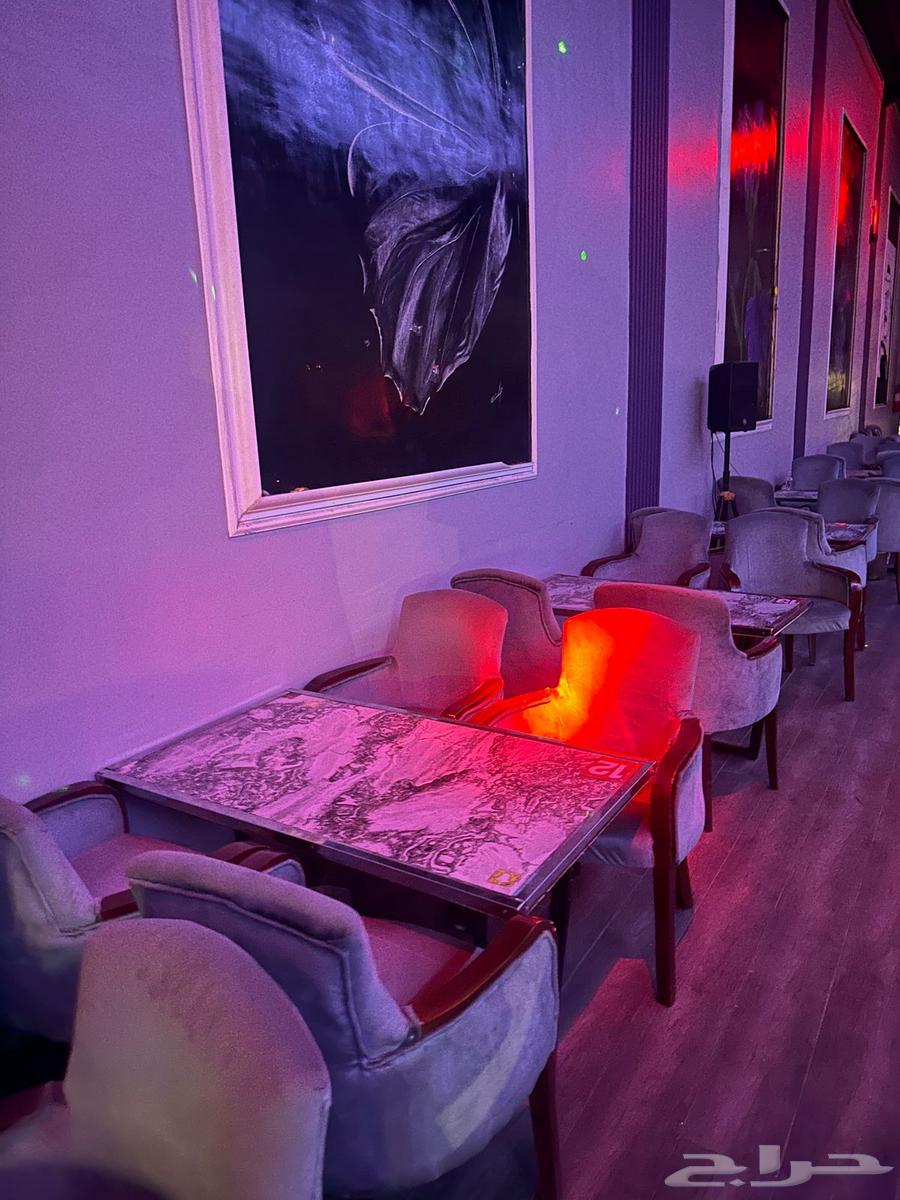 Cafe furniture consisting of 70 chairs, 20 sofa sets, 60 tables63724200139905110