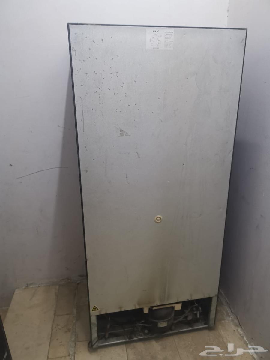 ثلاجة بابين نظيفة (خلل في الديكور الخارجي بس)63718179141249110