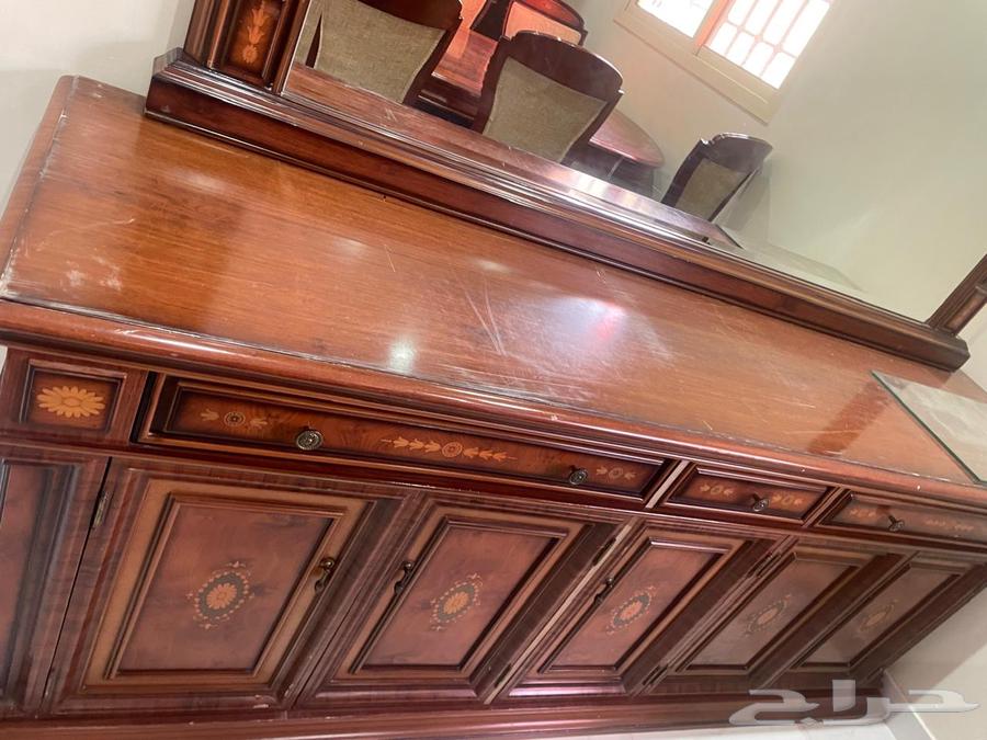 Dining table, chairs, and mirror63722617421059110