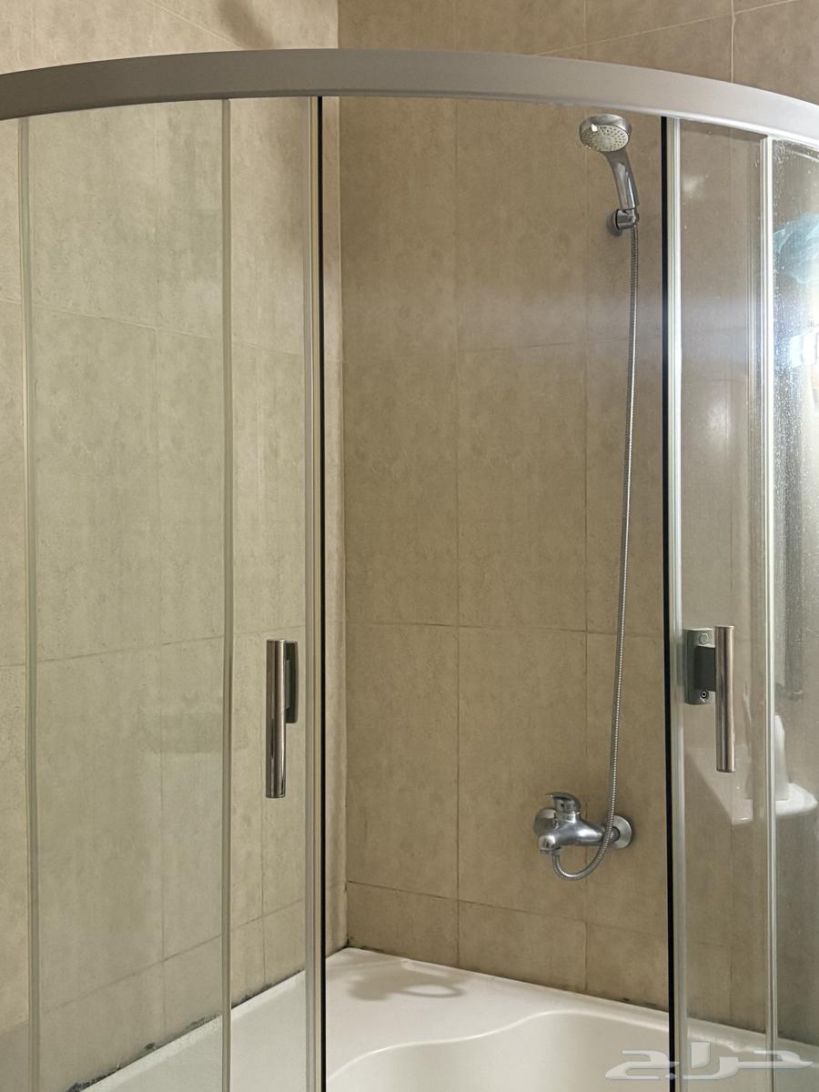 بانيو استعمال نظيف ولا يشكي من شي63718270788865110