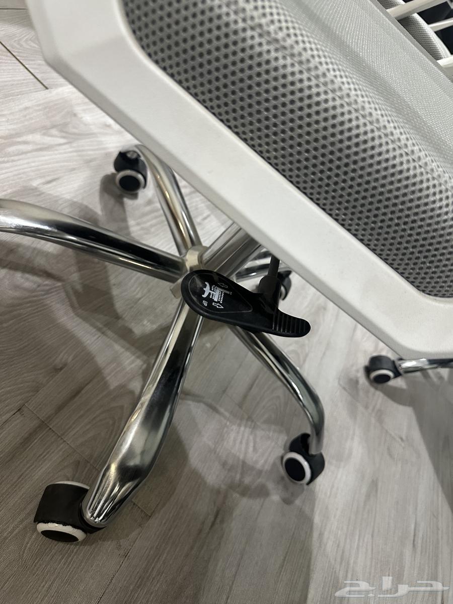 10 office chairs, same design as shown in the pictures, in good condition63723735615235110
