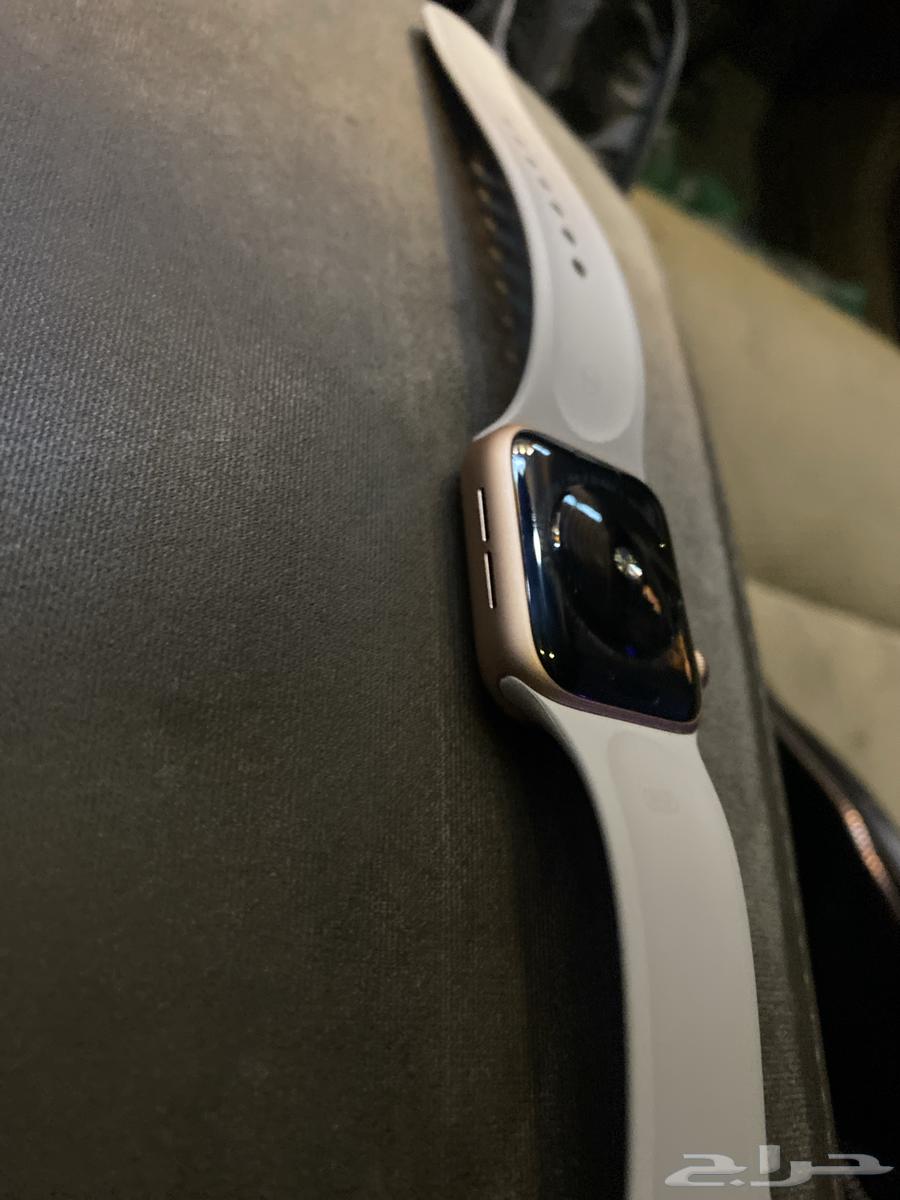 New Apple Watch, used for a week, no scratches, comes with charger63725251689858113