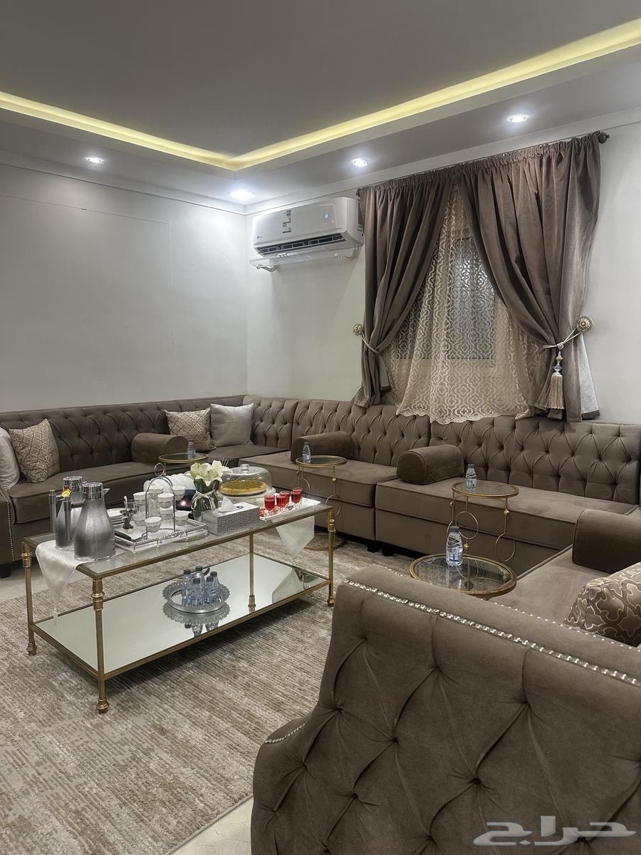 كنب جديد ونظيف استخدام قليل يتسع 17شخص63721506207107110
