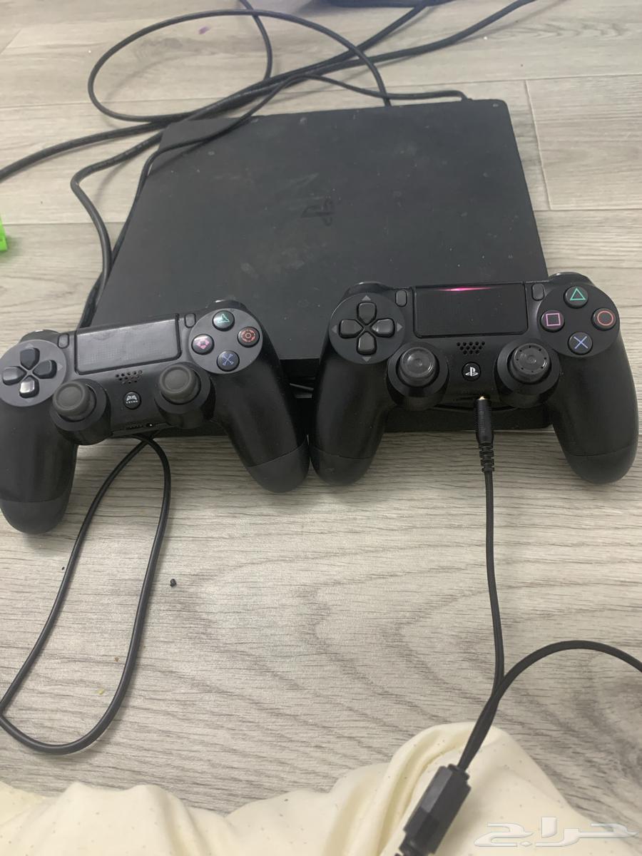 Sony 4 used, no complaints, comes with two controllers, one original and one commercial63719766902274110