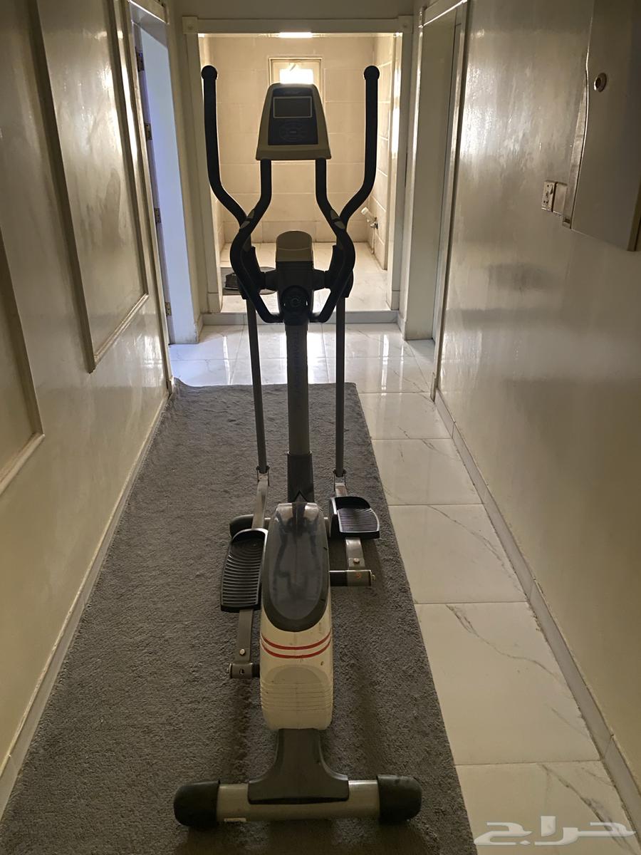 Clean treadmill, excellent condition, location - Al-Ahsa63721688785153111