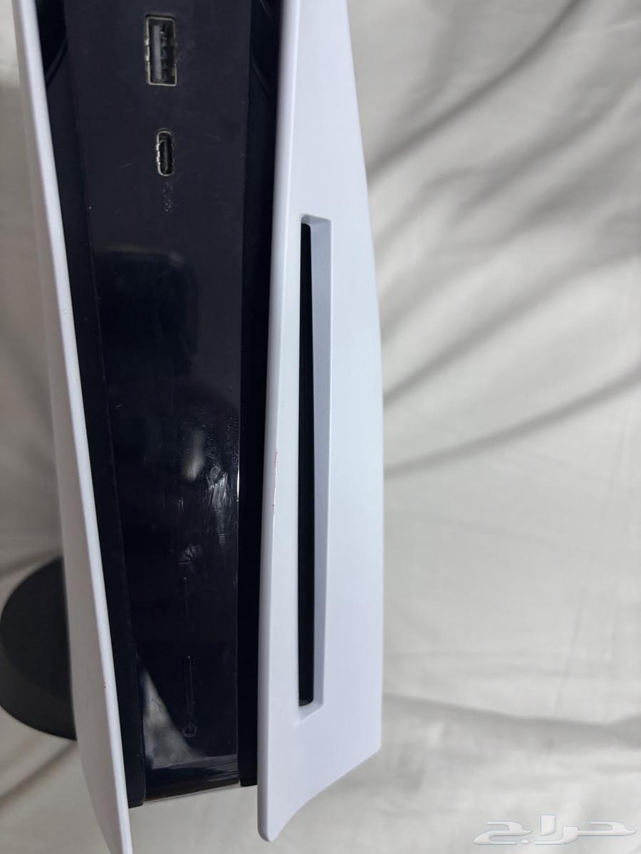 Sony 5 Standard with light use and includes a used hand controller63717810313731114