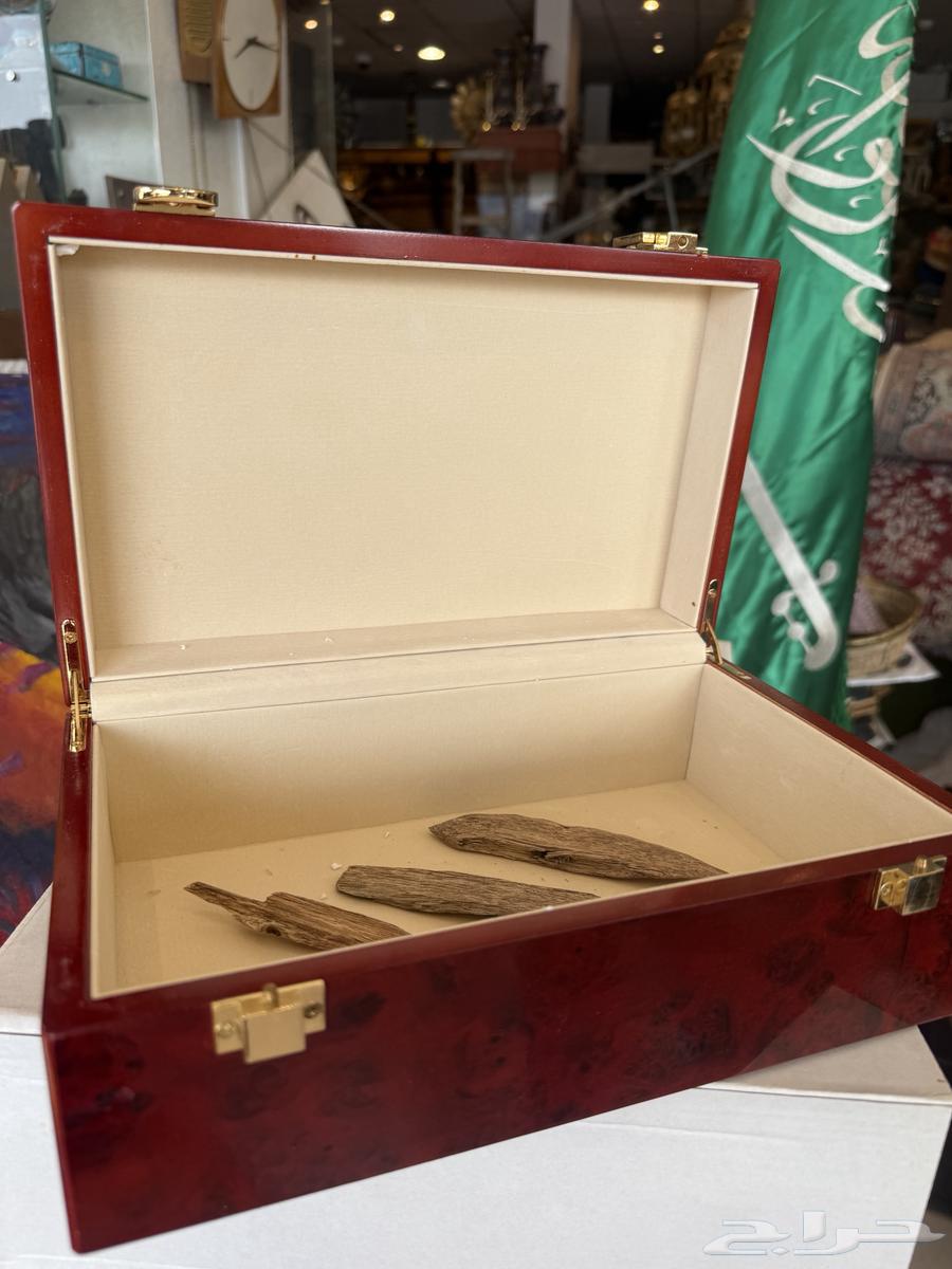 Two boxes for storing precious items63726092055169111