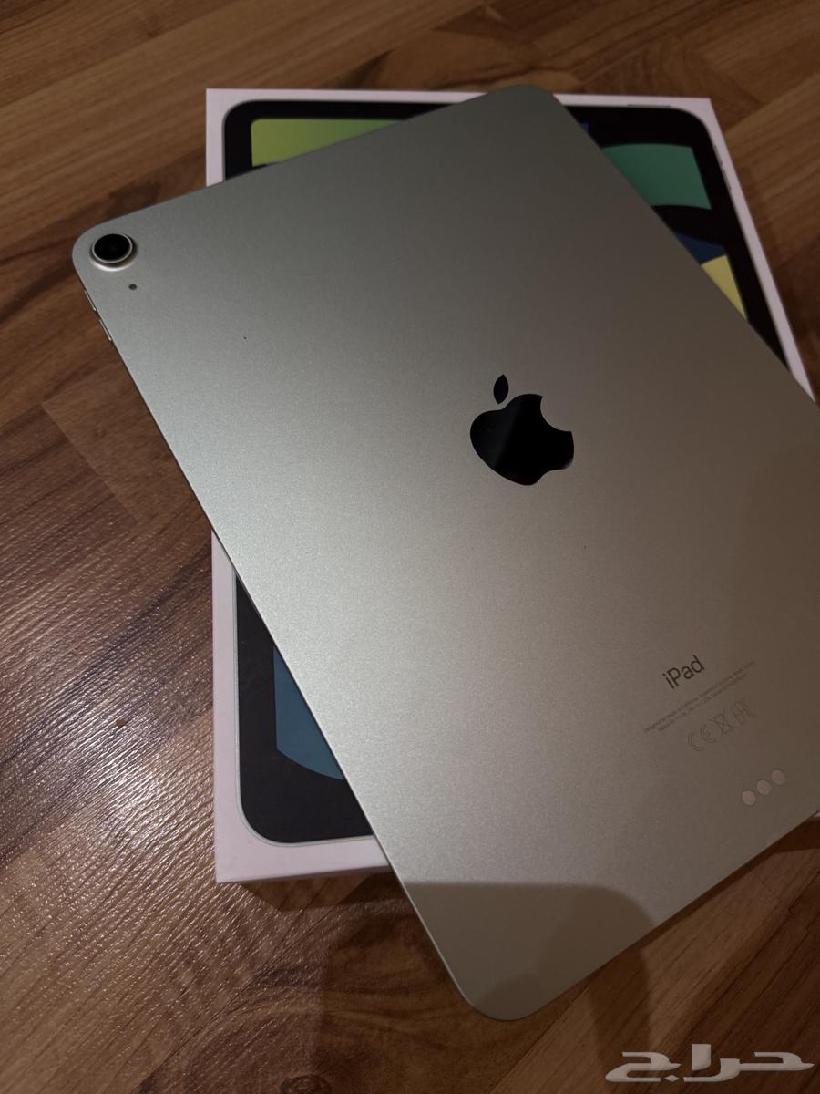 Fourth-generation iPad, never dropped, clean edges, with all accessories63717998996738111