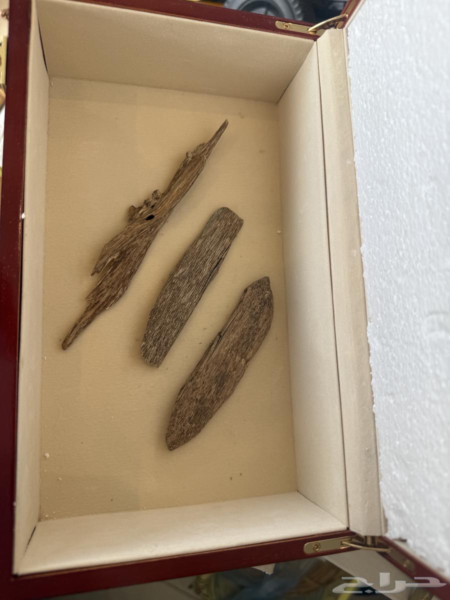 Two boxes for storing precious items63726092055169112