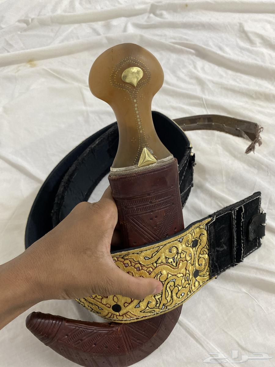 جنبيه صنعاني حكاك زراف على شرط قبضه وافيه و كبيره63727367377794111
