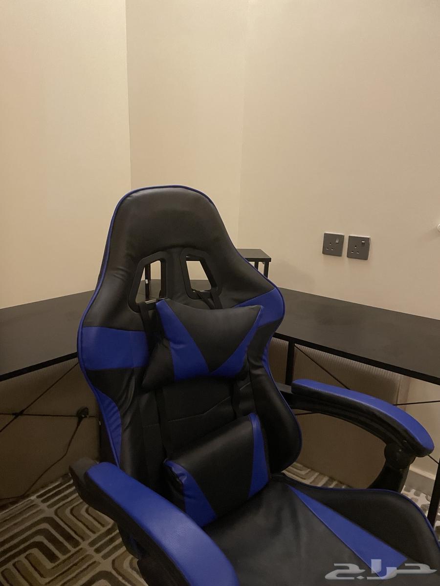 Gaming chair and table, mouse pad, and keyboard63717439272579110