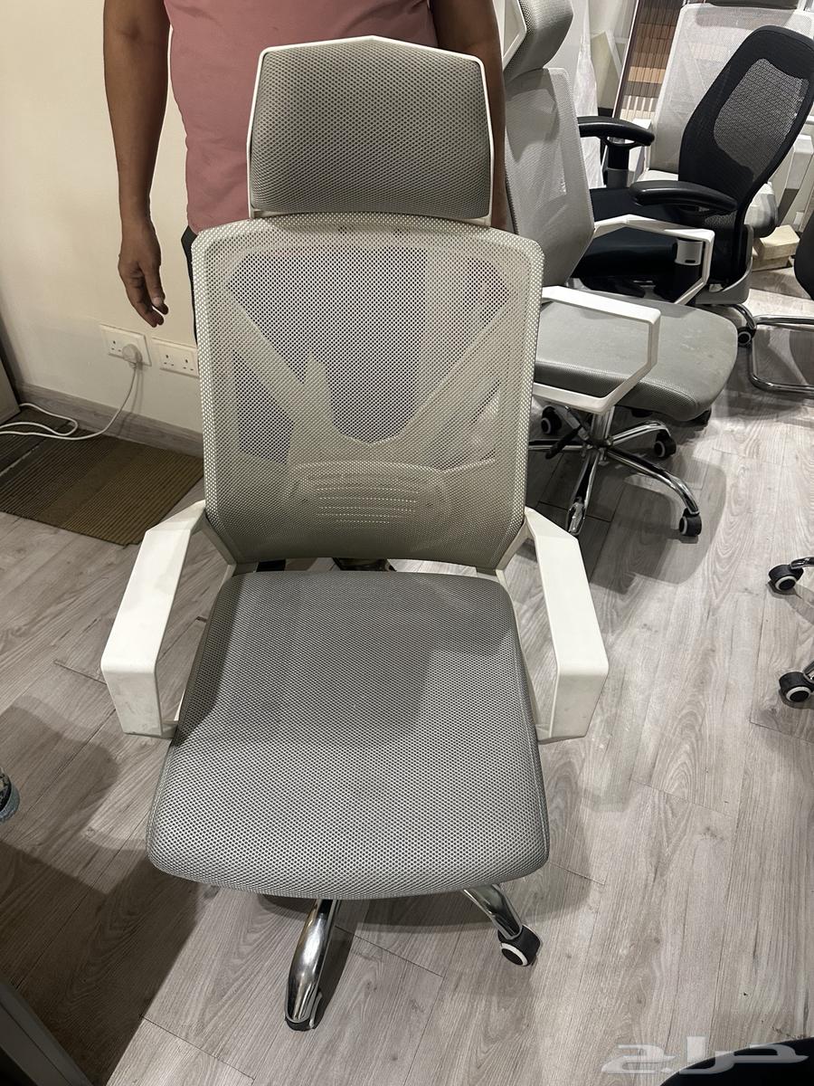 10 office chairs, same design as shown in the pictures, in good condition63723735615235111