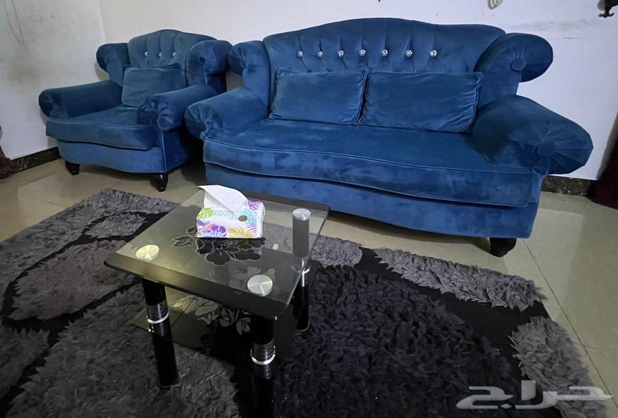 طقم كنب صالون انيق مع كامل الملحقات بحالة جيدة63726912736515113