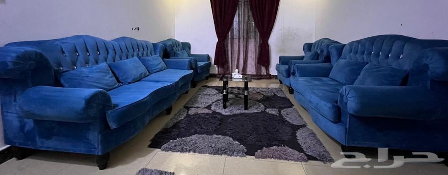 طقم كنب صالون انيق مع كامل الملحقات بحالة جيدة63726912736515111