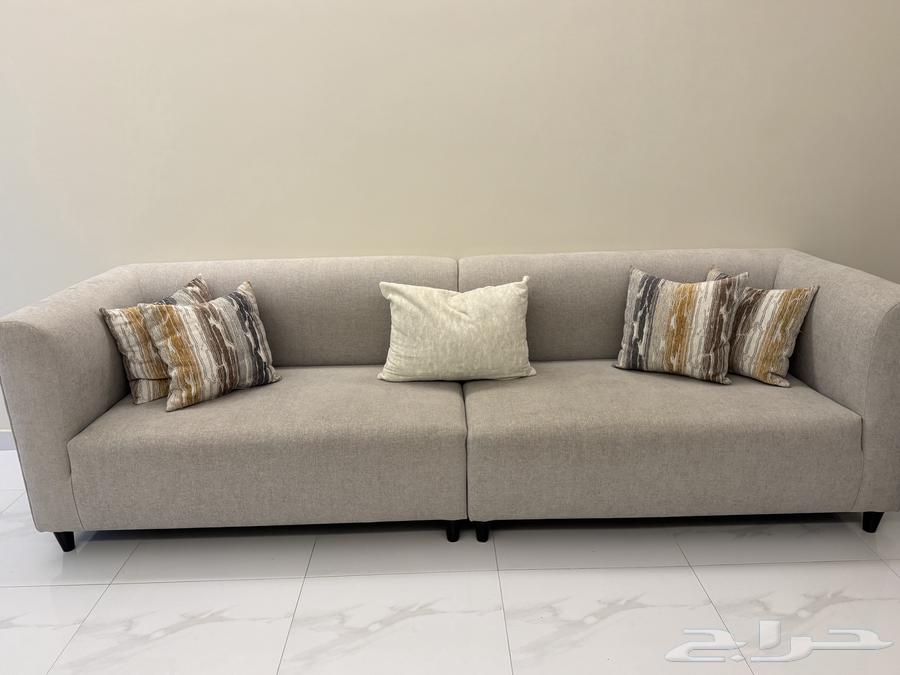 Selling two sofas, a TV stand, and coffee tables63727284060417110