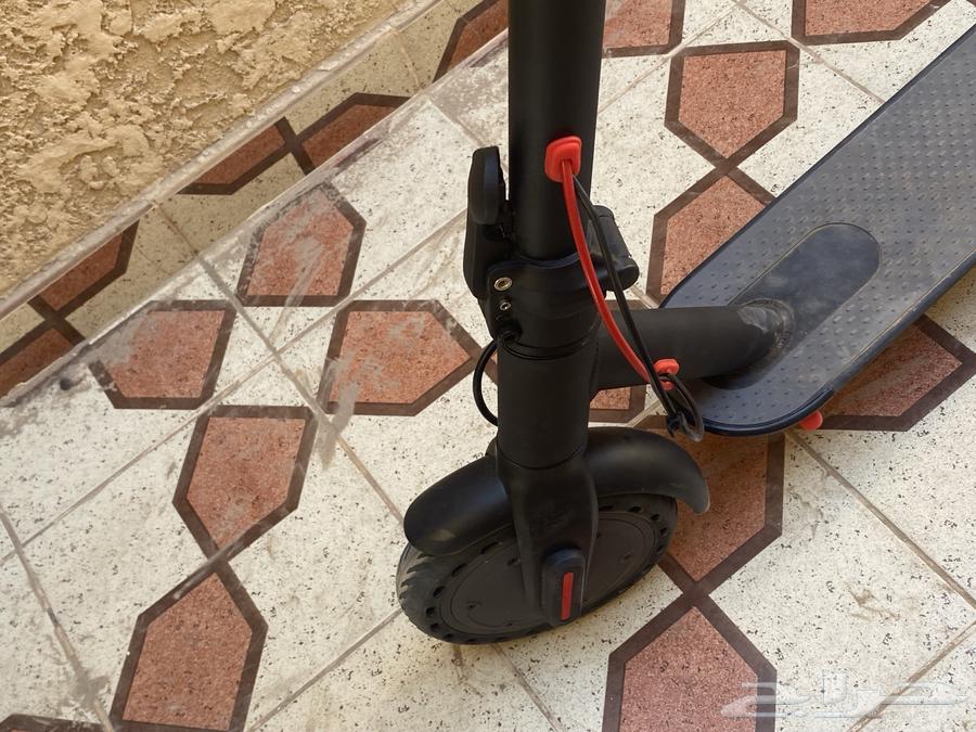 سكوتر وقوف اصلي واخو الجديد ولا يتعرض من اي شيء63722522787074111
