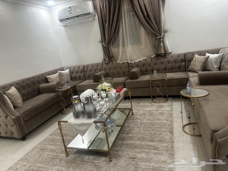 كنب جديد ونظيف استخدام قليل يتسع 17شخص63721506207107111