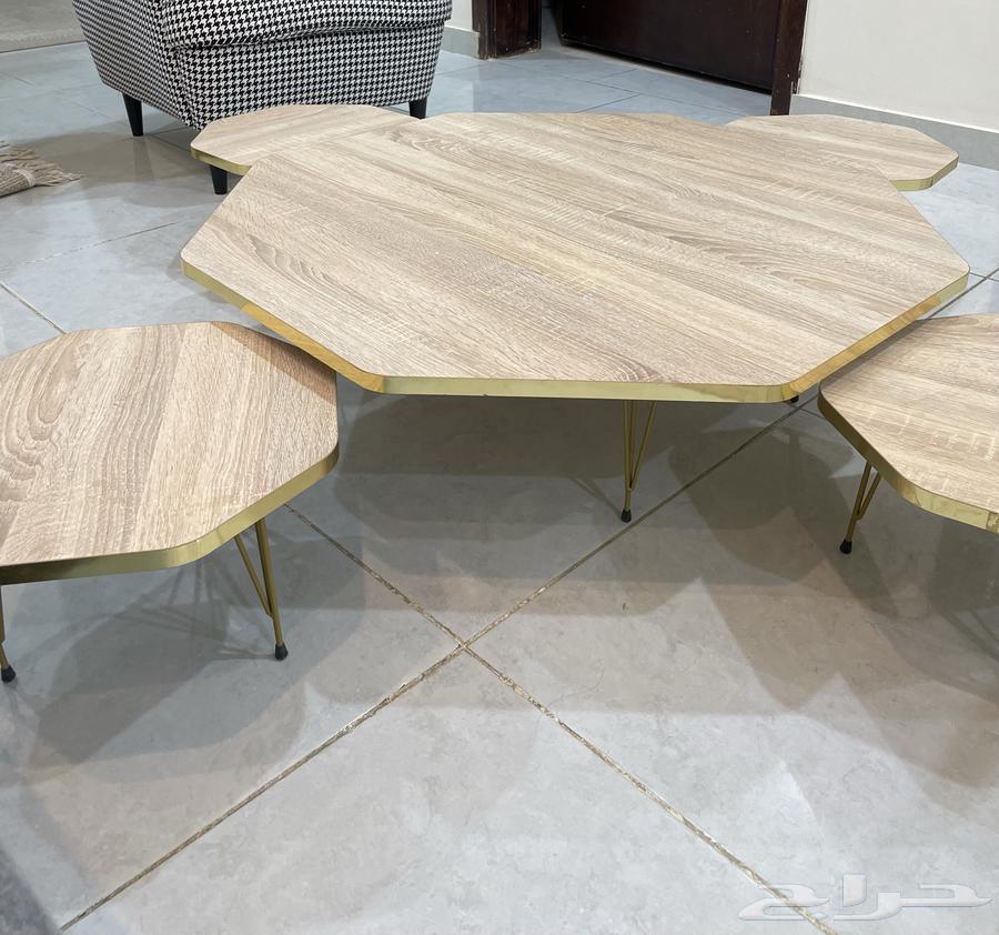 Selling a table for floor seating or compact seating with four service tables63728244224515113