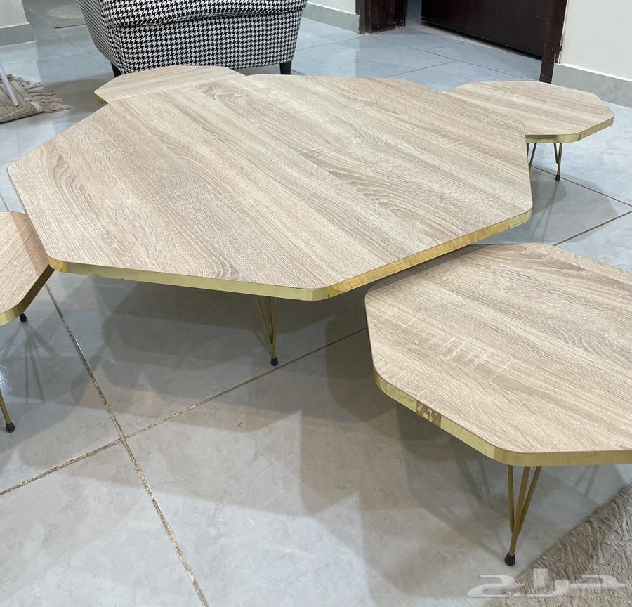 Selling a table for floor seating or compact seating with four service tables63728244224515110