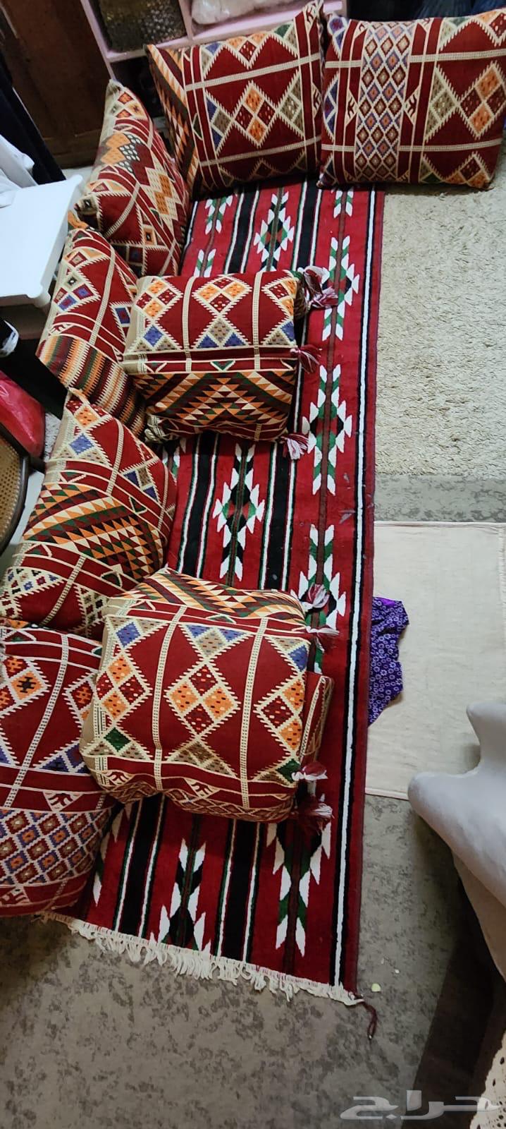 للبيع جلسة عربية بطول 3 متر نظيفة63719498492161112