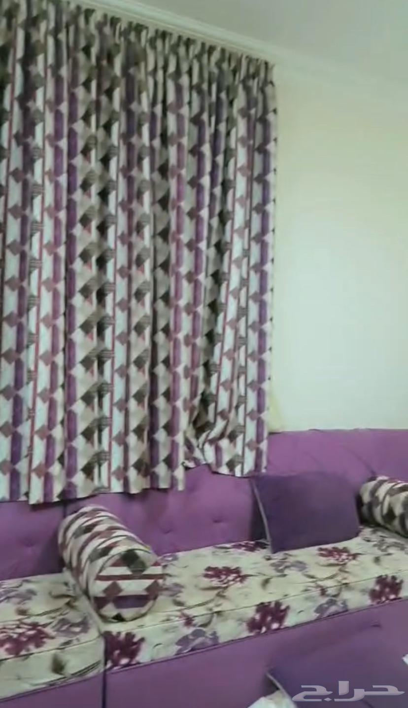 Sofa for sale with curtains and cushion, like new63720126073091110