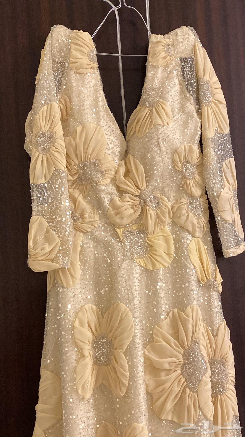 Size from XL to XXL and fabric is Versace63718835841409110