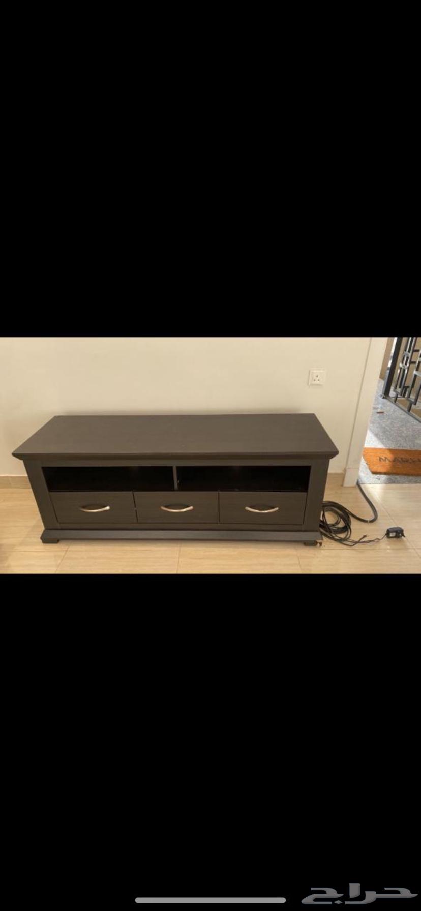 طاولة للكنب وطاولة تلفزيون من ايكيا63720670944899112