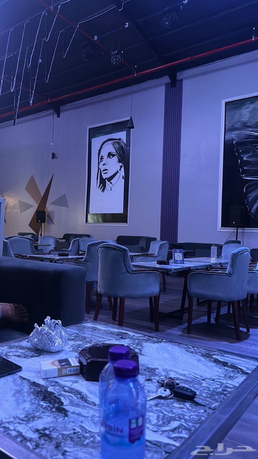 Cafe furniture consisting of 70 chairs, 20 sofa sets, 60 tables63724200139905112
