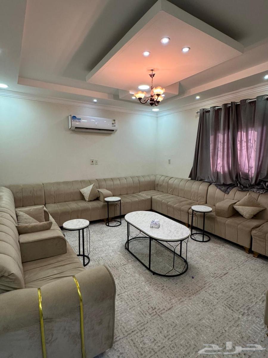 Sofa for sale, clean and free of defects63725997056514113