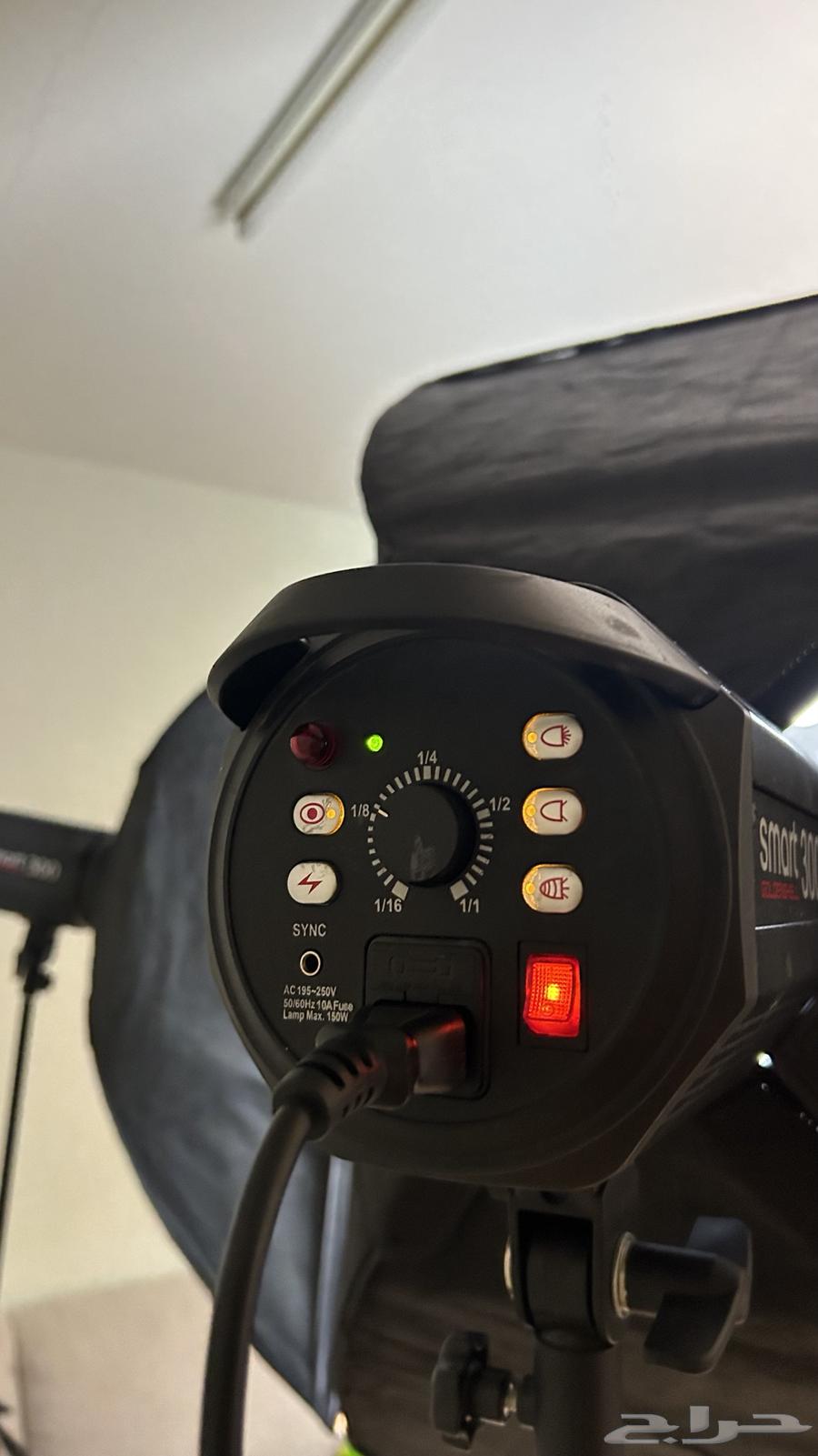 SMART 300 Flash and Continuous Lighting63729755589634114