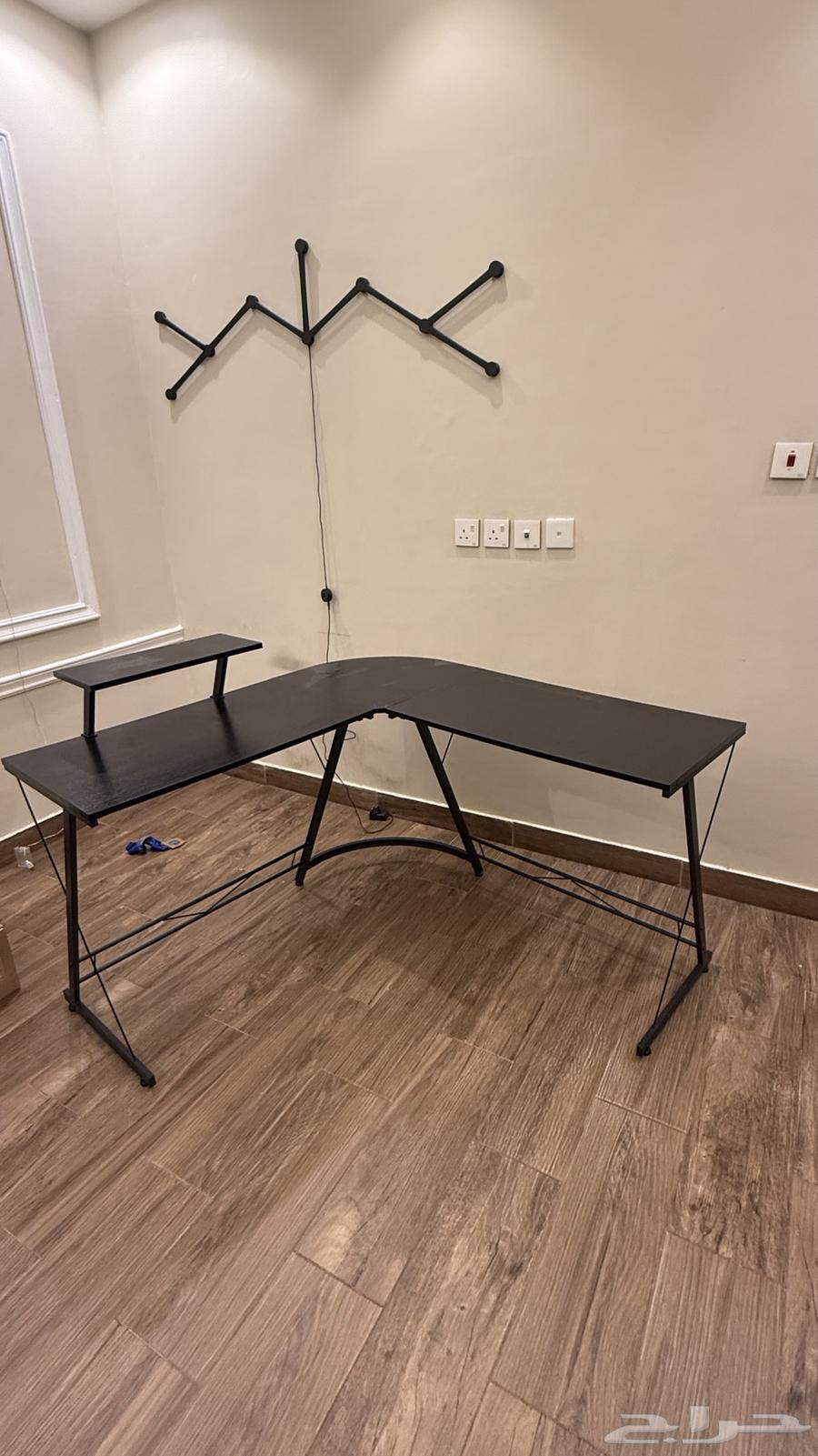 L-shaped table for sale63736695739267110