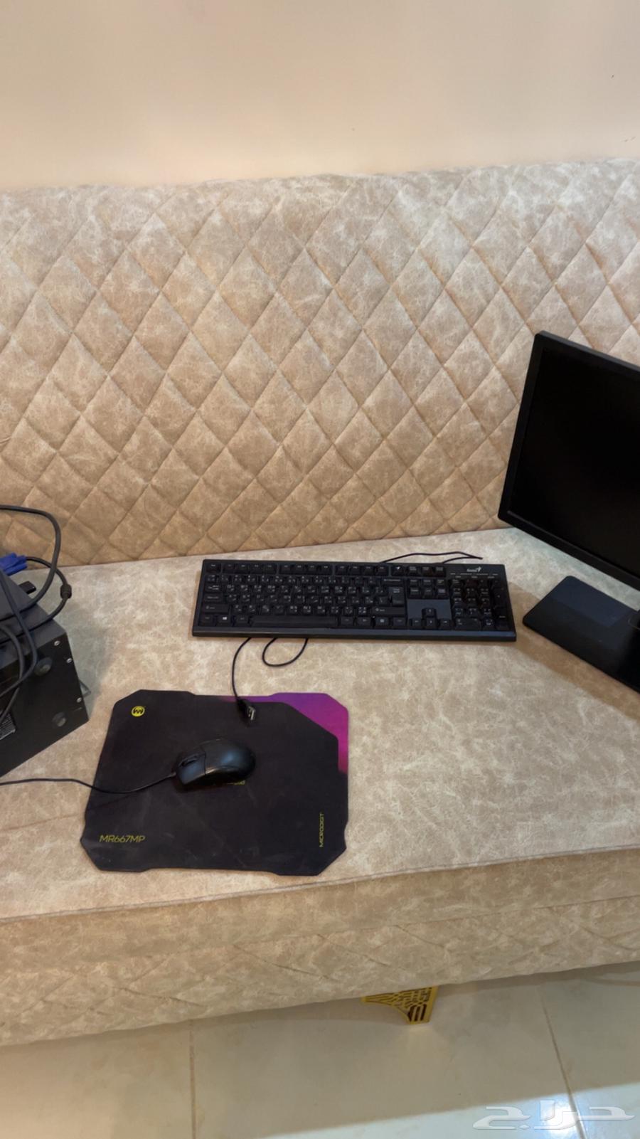 شاشه مع جميع اغراضها واستخدام جيد وكل شي سليم ولك حق تفحص ا63734891111171111