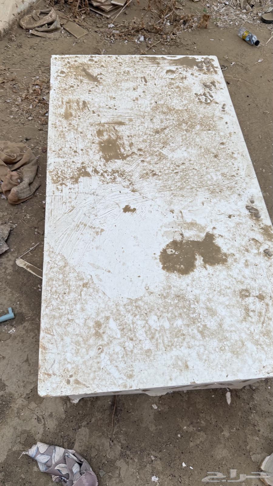 Clean TV table, needs only washing, quantity 2, one large and one small63732839282563112