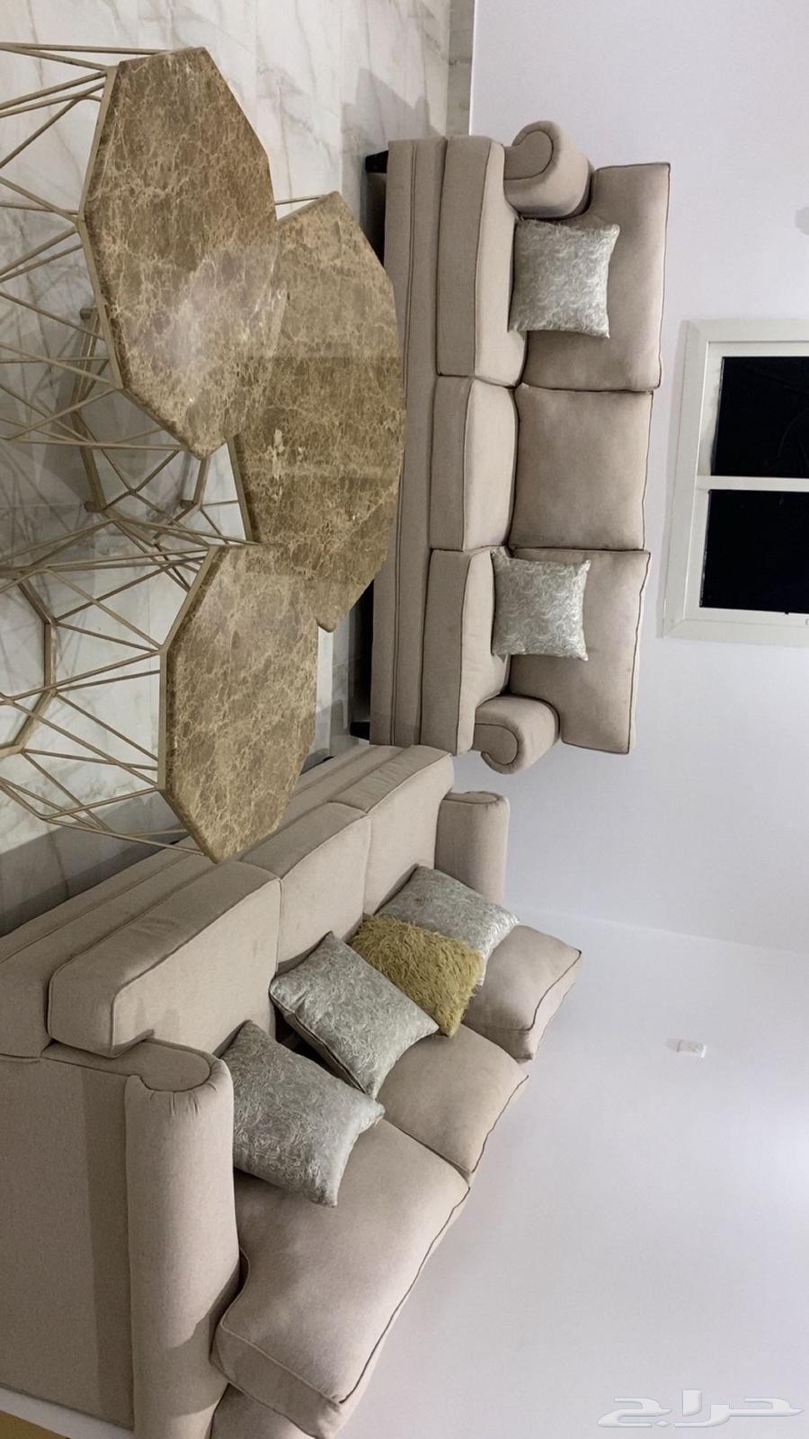 Tables and sofas63734984506498110
