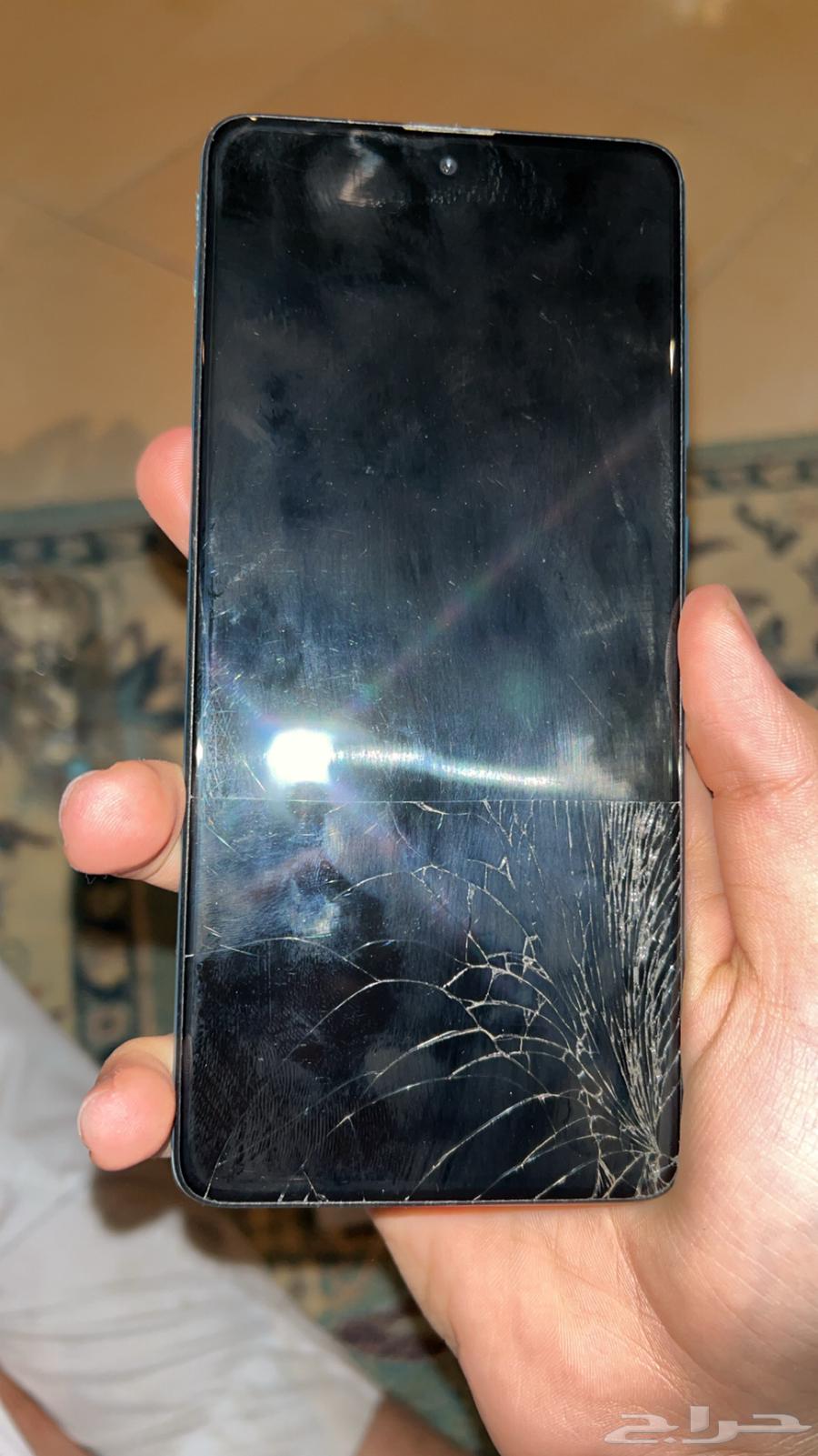 Galaxy phones, they work but the screen is broken63731997019779112