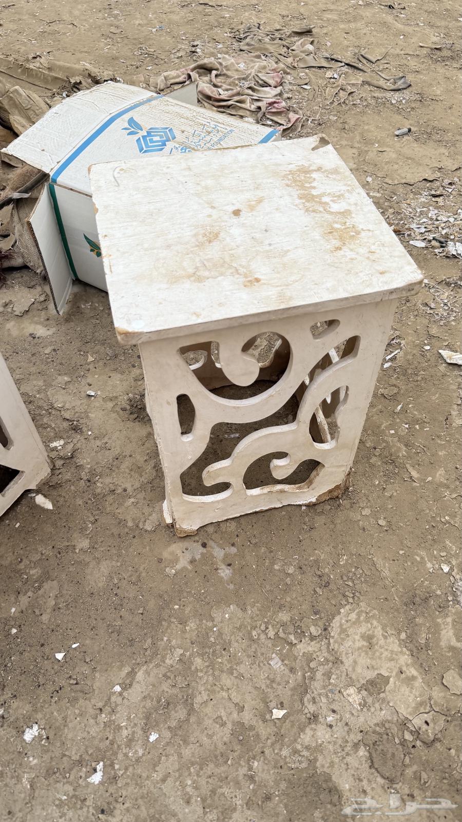 Clean TV table, needs only washing, quantity 2, one large and one small63732839282563113