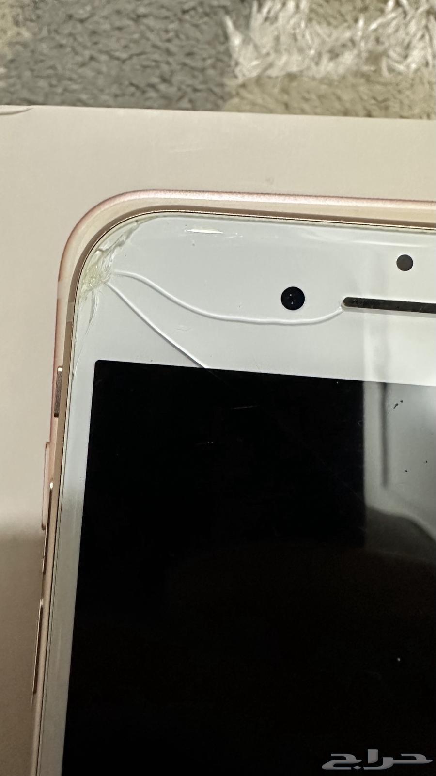للبيع iPhone 8 ذهبي   64 جيجا63731630567425112