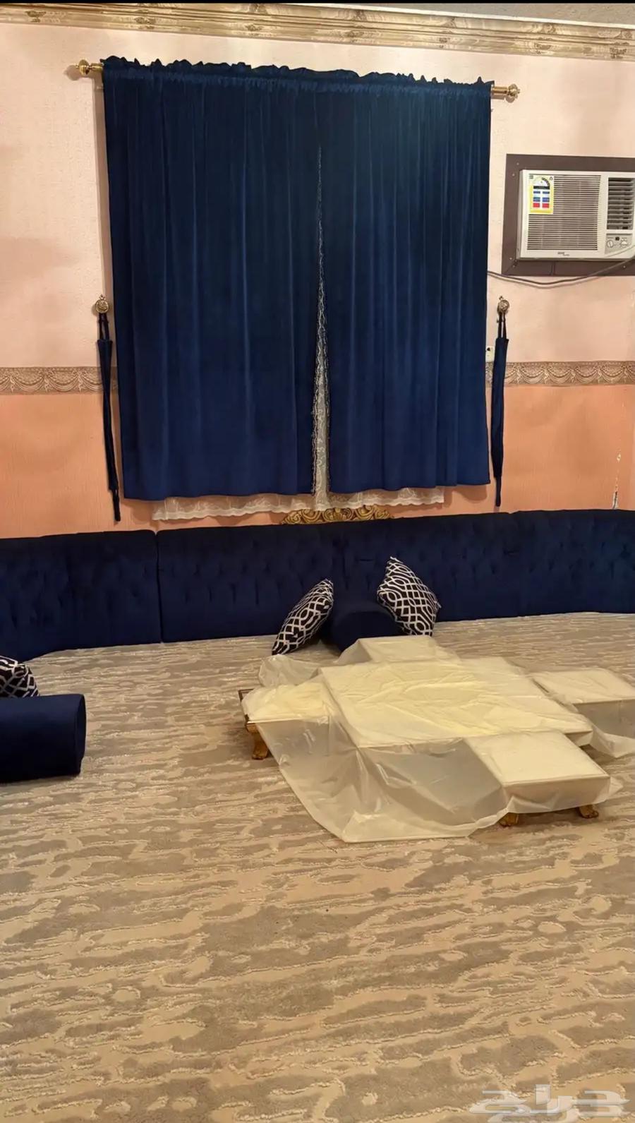New and clean cushions, and if you want the mat and covers with them, you're welcome.63730314380035111