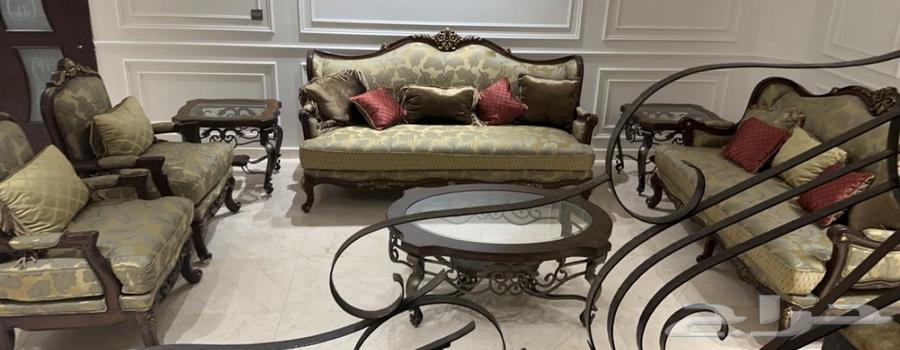 طقم كنب كلاسيك نظيف مع الطالات63730132191362110
