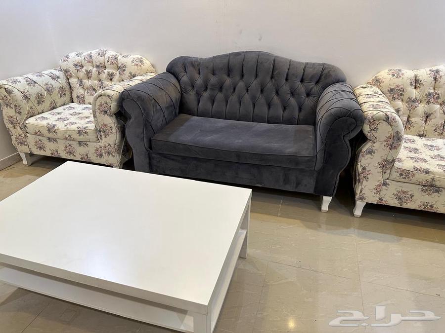 Sofa with table for only 350 SAR for Al-Samal63736970943361114
