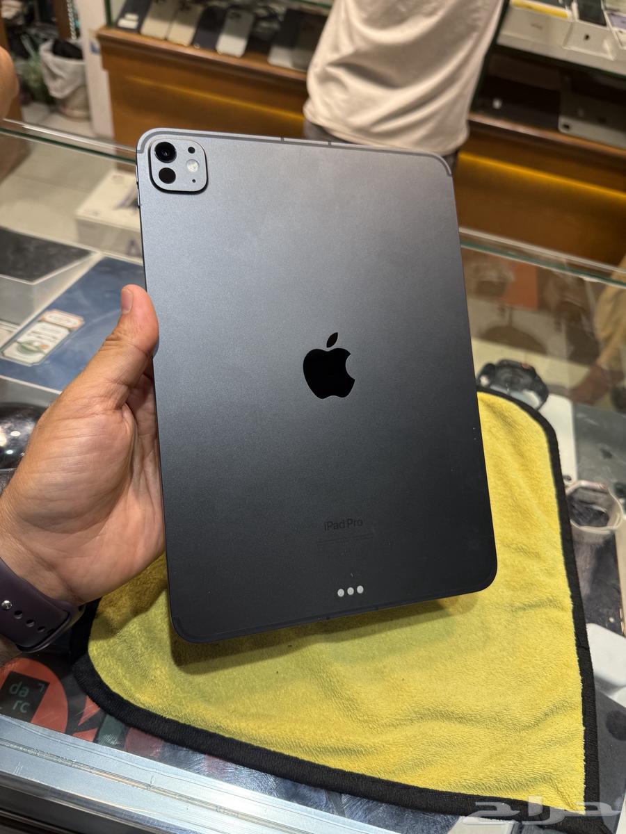 iPad Pro 2024 256GB Battery 99% M4 Processor with Light Scratches63731722647939110