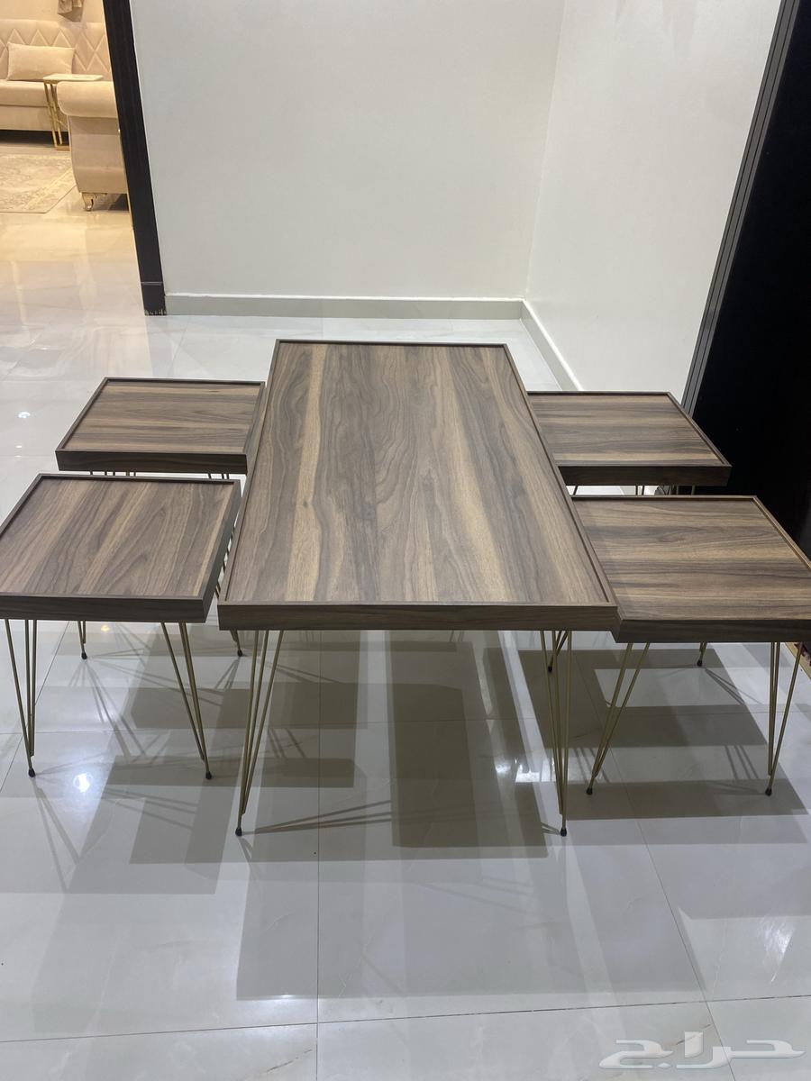 A very clean and good wooden table63736030258049114