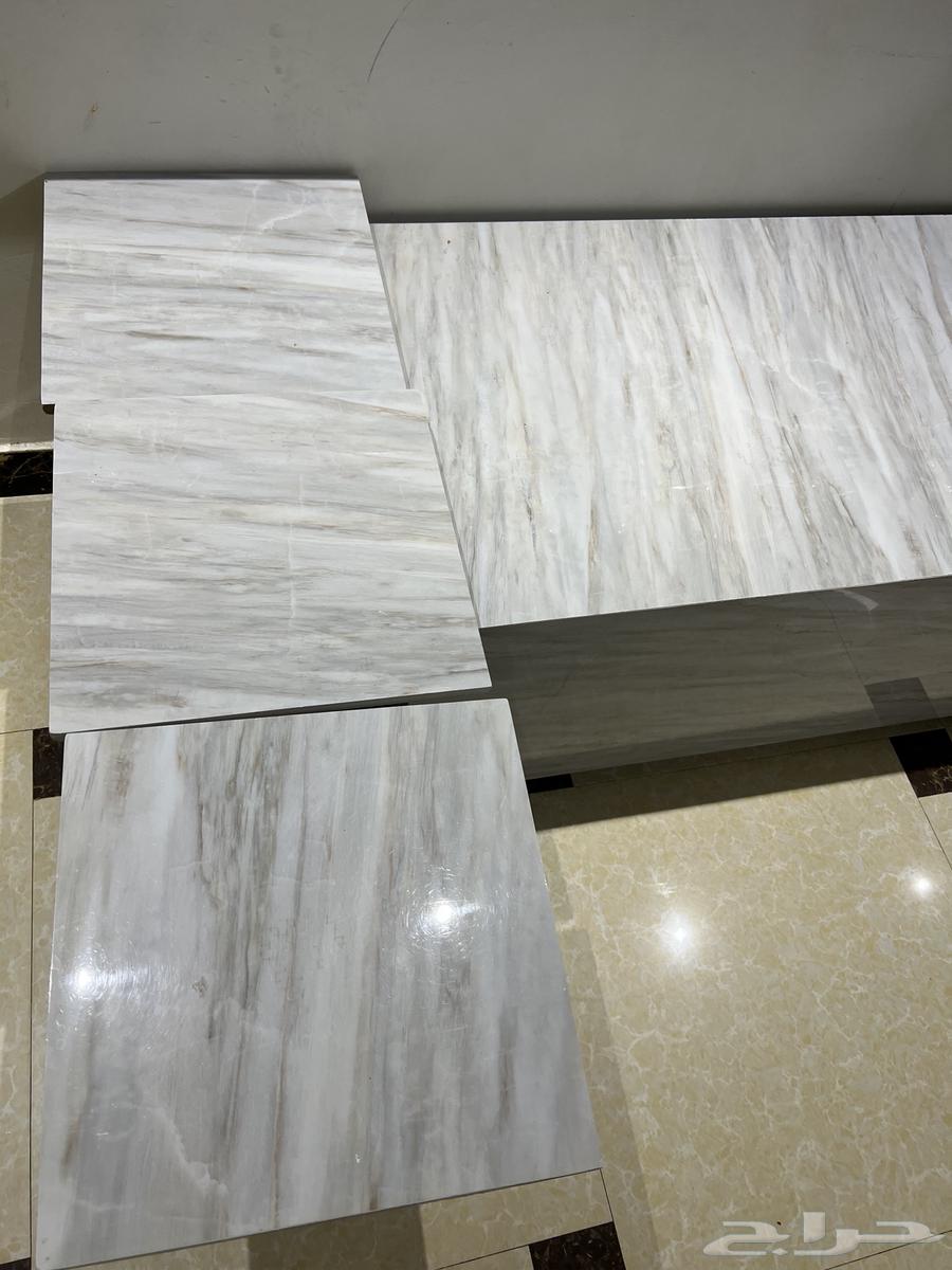 Three small tables and one large table for sale as shown in the picture63732092215425110