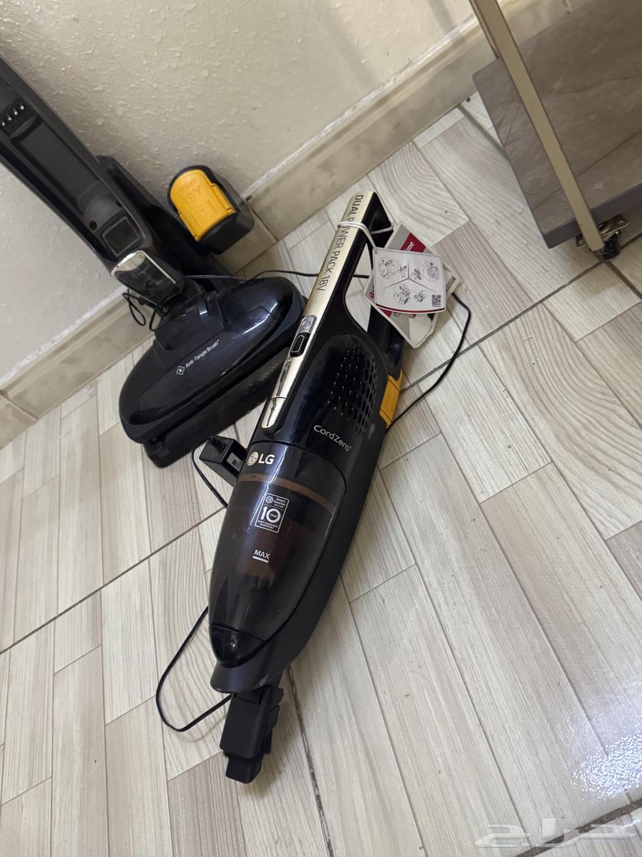 مكنسه شحنه. نظيفه وجديده لسجاد والكنب والسيارات لها قطعتين63728521468546110