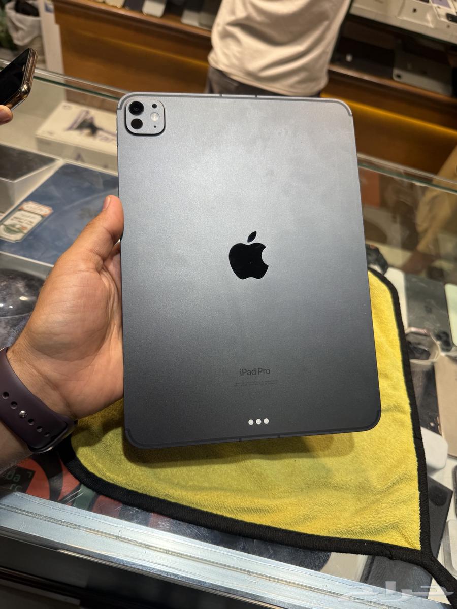 iPad Pro 2024 256GB Battery 99% M4 Processor with Light Scratches63731722647939111