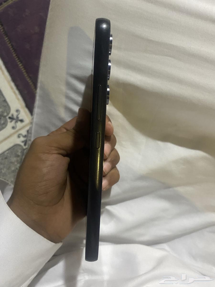Phone for sale but the inner screen is broken, the phone is new and the latest model63738849929347110