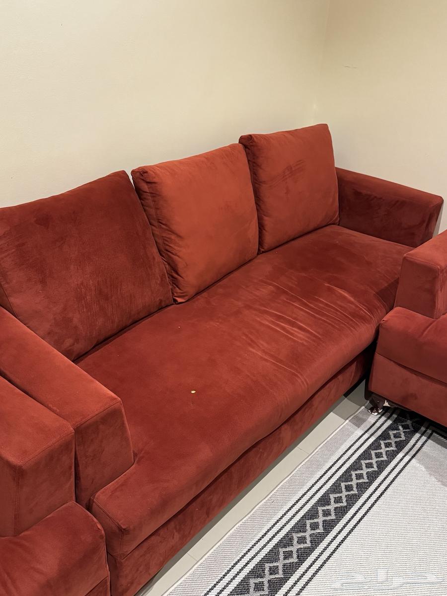 اثاث كنب مكون من ثلاث قطع كنب63735741189506112