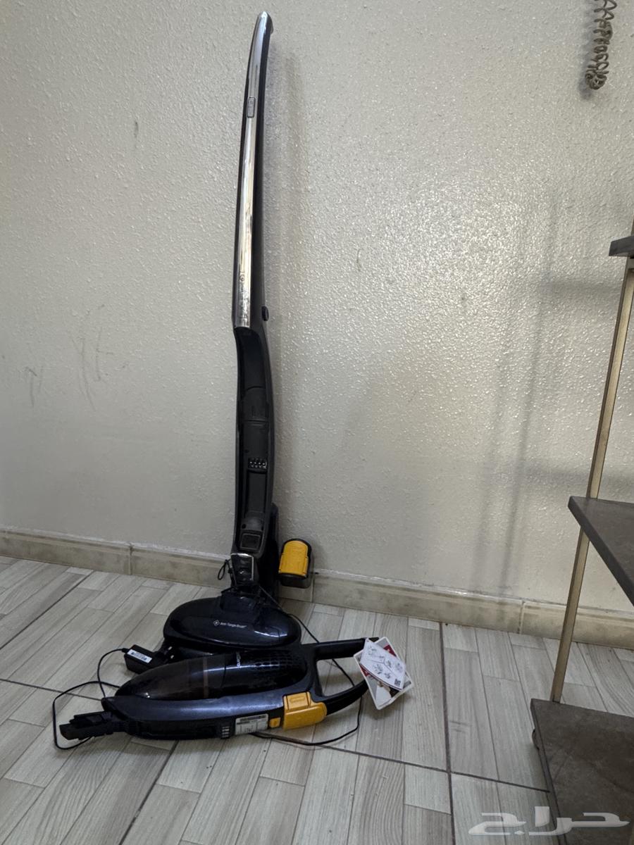 مكنسه شحنه. نظيفه وجديده لسجاد والكنب والسيارات لها قطعتين63728521468546111