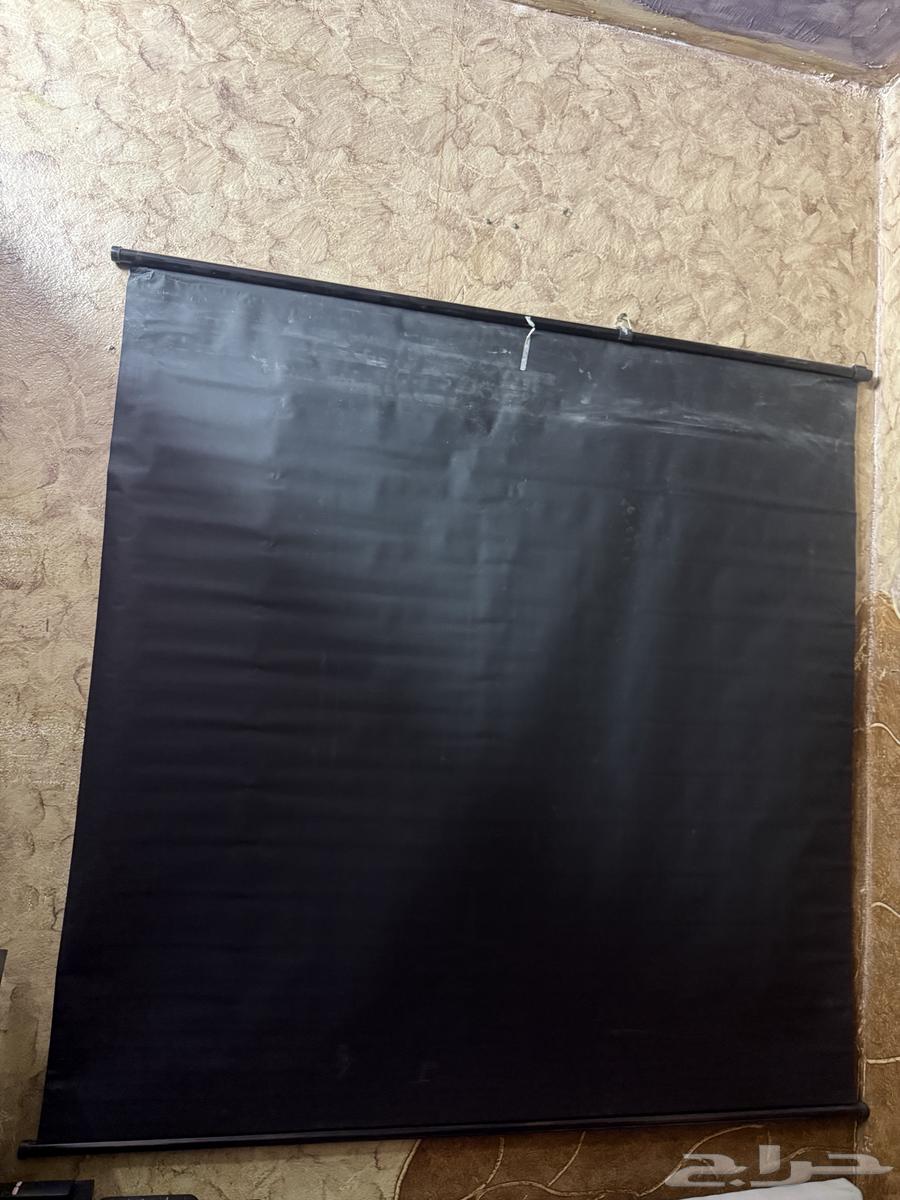 شاشه عرض بروجكتر مستعمله بيع مستعجل ب 50 ريال63737996602883114