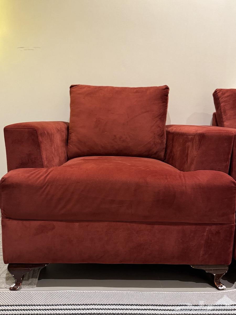 اثاث كنب مكون من ثلاث قطع كنب63735741189506110